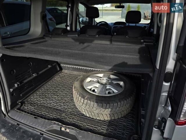 Рено Кєнгу 2017 у Тернополі на Automoto.ua Сірий Рено Кєнгу, об'ємом двигуна 1.5 л та пробігом 157 тис. км за 12699 $, фото 19 на Automoto.ua