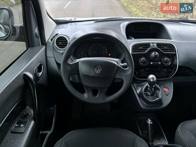 Серый Рено Кенгу, объемом двигателя 1.5 л и пробегом 191 тыс. км за 12800 $, фото 29 на Automoto.ua
