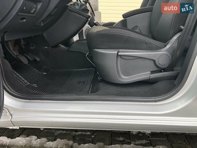 Сірий Рено Кєнгу, об'ємом двигуна 1.5 л та пробігом 163 тис. км за 13300 $, фото 43 на Automoto.ua