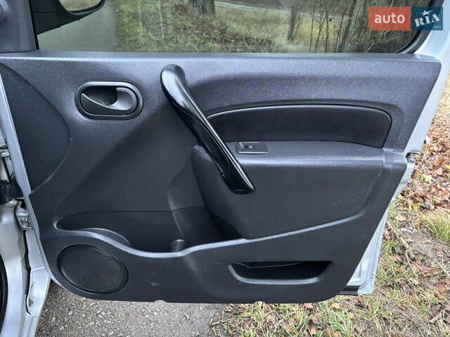 Серый Рено Кенгу, объемом двигателя 1.5 л и пробегом 191 тыс. км за 12800 $, фото 23 на Automoto.ua