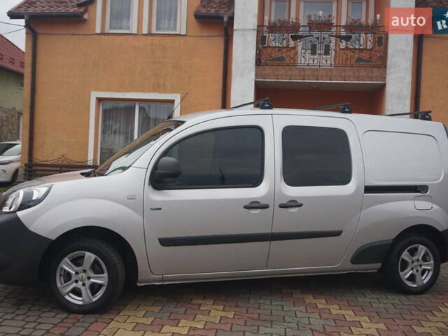 Рено Кєнгу 2018 у Самборе на Automoto.ua Сірий Рено Кєнгу, об'ємом двигуна 0 л та пробігом 72 тис. км за 11000 $, фото 15 на Automoto.ua