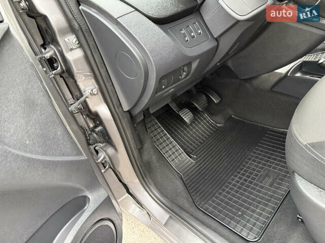 Серый Рено Кенгу, объемом двигателя 1.5 л и пробегом 170 тыс. км за 13999 $, фото 121 на Automoto.ua