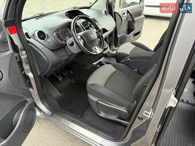 Серый Рено Кенгу, объемом двигателя 1.5 л и пробегом 170 тыс. км за 13999 $, фото 70 на Automoto.ua