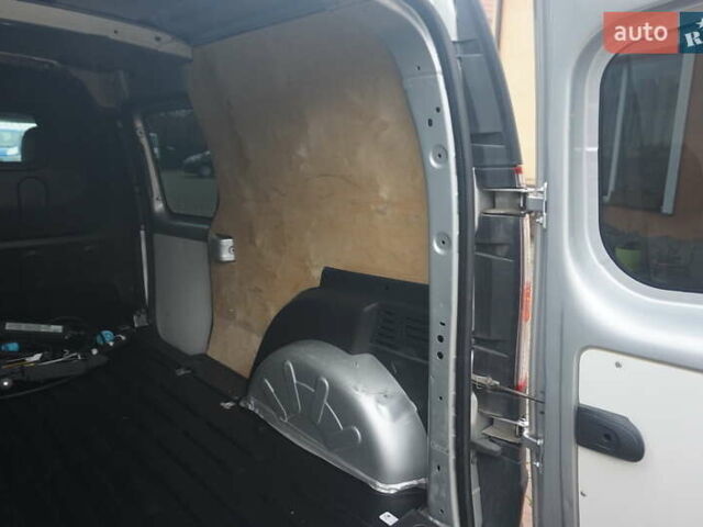 Рено Кєнгу 2018 у Самборе на Automoto.ua Сірий Рено Кєнгу, об'ємом двигуна 0 л та пробігом 72 тис. км за 11000 $, фото 53 на Automoto.ua