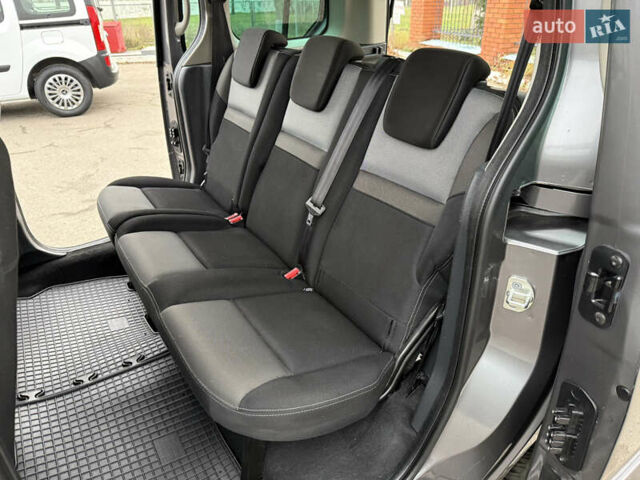 Серый Рено Кенгу, объемом двигателя 1.5 л и пробегом 170 тыс. км за 13999 $, фото 73 на Automoto.ua