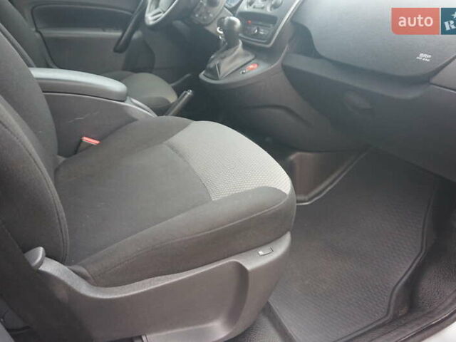 Сірий Рено Кєнгу, об'ємом двигуна 0 л та пробігом 79 тис. км за 11111 $, фото 41 на Automoto.ua