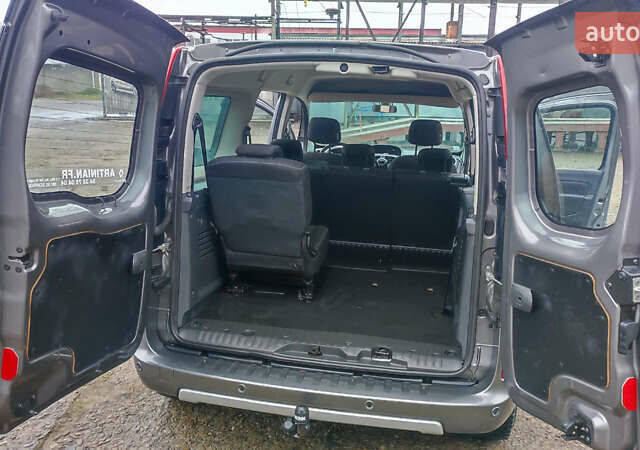 Сірий Рено Кєнгу, об'ємом двигуна 1.5 л та пробігом 111 тис. км за 15000 $, фото 26 на Automoto.ua