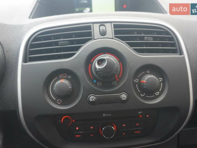 Сірий Рено Кєнгу, об'ємом двигуна 0 л та пробігом 79 тис. км за 11111 $, фото 36 на Automoto.ua