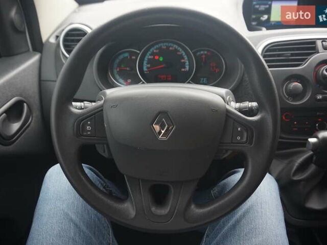 Рено Кєнгу 2018 у Самборе на Automoto.ua Сірий Рено Кєнгу, об'ємом двигуна 0 л та пробігом 72 тис. км за 11000 $, фото 33 на Automoto.ua