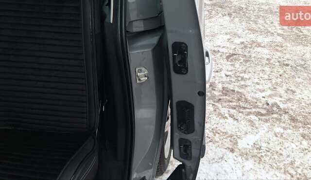 Серый Рено Кенгу, объемом двигателя 0 л и пробегом 159 тыс. км за 13500 $, фото 66 на Automoto.ua