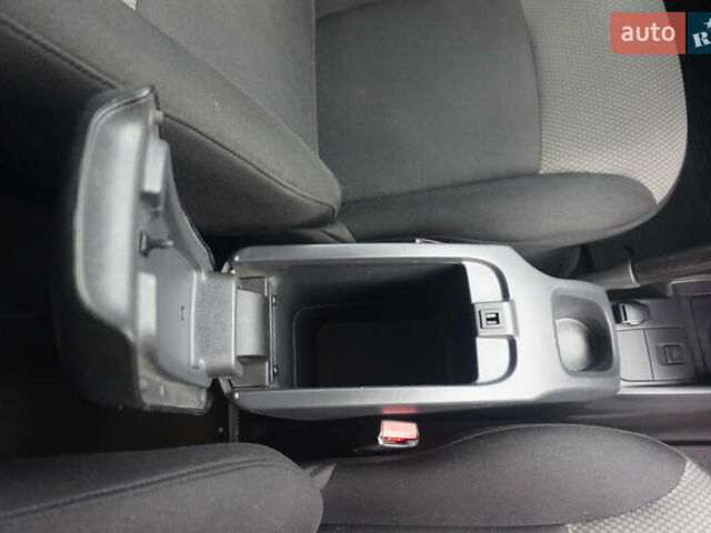 Рено Кєнгу 2018 у Самборе на Automoto.ua Сірий Рено Кєнгу, об'ємом двигуна 0 л та пробігом 72 тис. км за 11000 $, фото 46 на Automoto.ua