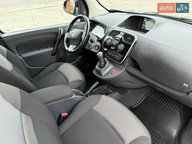 Серый Рено Кенгу, объемом двигателя 1.5 л и пробегом 170 тыс. км за 13999 $, фото 52 на Automoto.ua