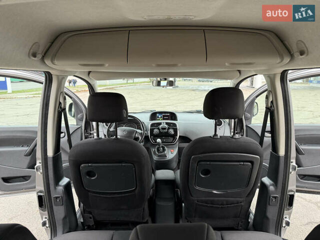 Серый Рено Кенгу, объемом двигателя 1.5 л и пробегом 170 тыс. км за 13999 $, фото 76 на Automoto.ua