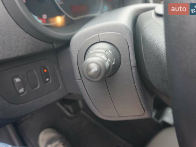 Рено Кєнгу 2018 у Самборе на Automoto.ua Сірий Рено Кєнгу, об'ємом двигуна 0 л та пробігом 72 тис. км за 11000 $, фото 32 на Automoto.ua