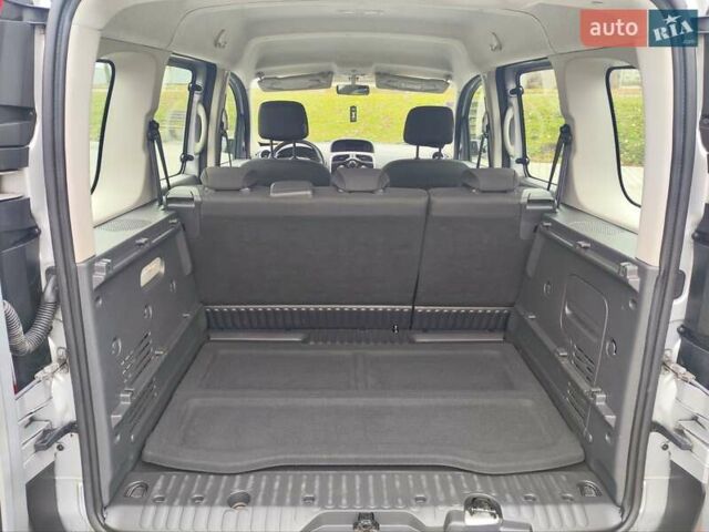 Серый Рено Кенгу, объемом двигателя 1.5 л и пробегом 145 тыс. км за 13300 $, фото 29 на Automoto.ua