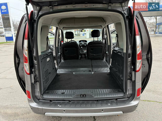 Серый Рено Кенгу, объемом двигателя 1.5 л и пробегом 170 тыс. км за 13999 $, фото 85 на Automoto.ua