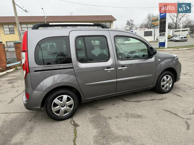 Серый Рено Кенгу, объемом двигателя 1.5 л и пробегом 170 тыс. км за 13999 $, фото 16 на Automoto.ua