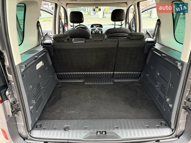 Серый Рено Кенгу, объемом двигателя 1.5 л и пробегом 170 тыс. км за 13999 $, фото 7 на Automoto.ua