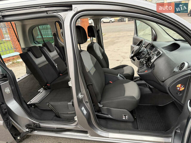 Серый Рено Кенгу, объемом двигателя 1.5 л и пробегом 170 тыс. км за 13999 $, фото 80 на Automoto.ua