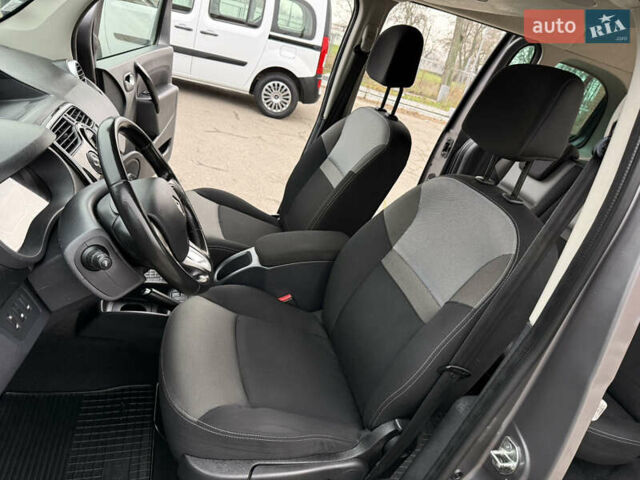 Серый Рено Кенгу, объемом двигателя 1.5 л и пробегом 170 тыс. км за 13999 $, фото 72 на Automoto.ua