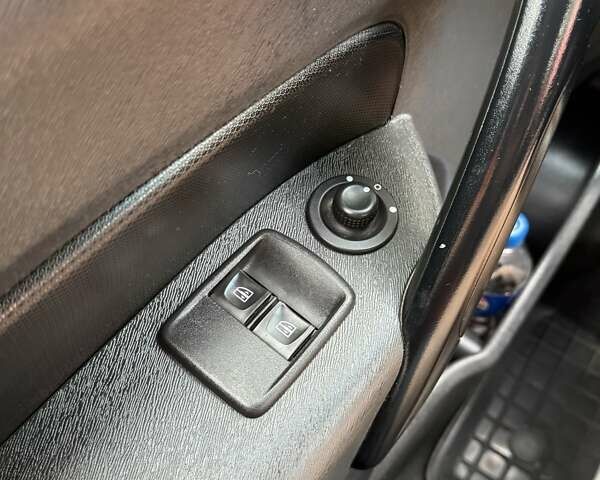 Рено Кенгу 2018 в Киеве на Automoto.ua Серый Рено Кенгу, объемом двигателя 1.5 л и пробегом 87 тыс. км за 14900 $, фото 6 на Automoto.ua