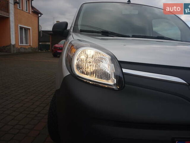 Сірий Рено Кєнгу, об'ємом двигуна 0 л та пробігом 79 тис. км за 11111 $, фото 23 на Automoto.ua