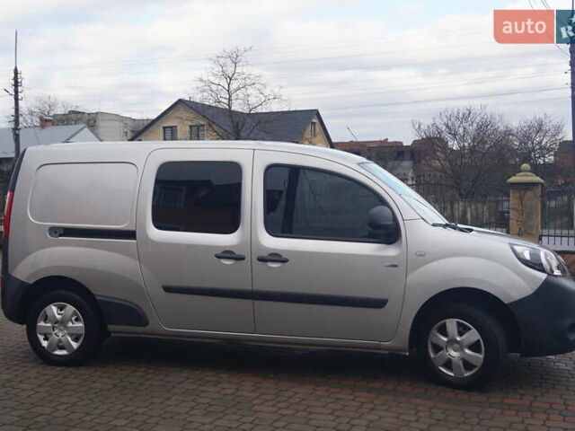 Сірий Рено Кєнгу, об'ємом двигуна 0 л та пробігом 79 тис. км за 11111 $, фото 5 на Automoto.ua