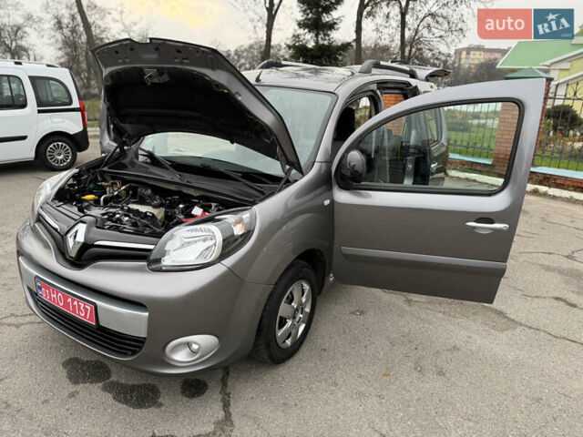Серый Рено Кенгу, объемом двигателя 1.5 л и пробегом 170 тыс. км за 13999 $, фото 111 на Automoto.ua