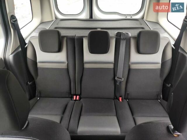 Серый Рено Кенгу, объемом двигателя 1.5 л и пробегом 145 тыс. км за 13300 $, фото 25 на Automoto.ua