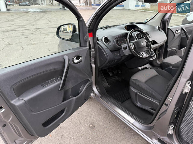 Серый Рено Кенгу, объемом двигателя 1.5 л и пробегом 170 тыс. км за 13999 $, фото 65 на Automoto.ua