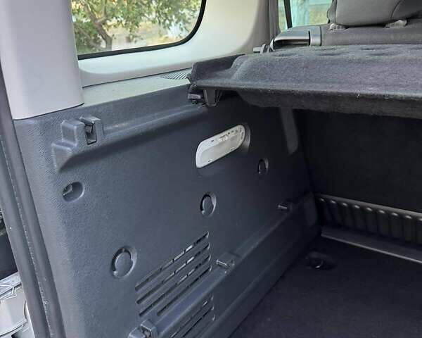 Сірий Рено Кєнгу, об'ємом двигуна 1.5 л та пробігом 214 тис. км за 14300 $, фото 18 на Automoto.ua