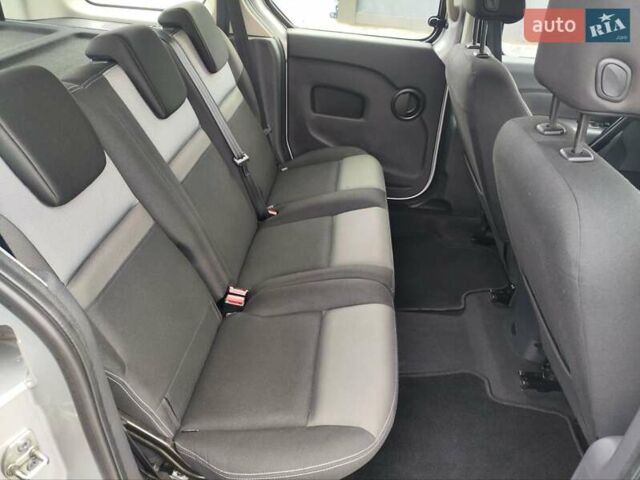 Серый Рено Кенгу, объемом двигателя 1.5 л и пробегом 145 тыс. км за 13300 $, фото 24 на Automoto.ua