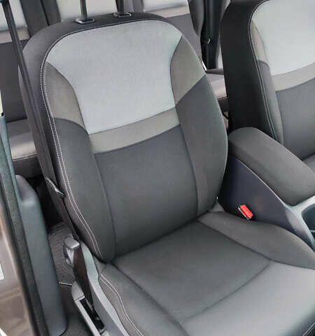 Сірий Рено Кєнгу, об'ємом двигуна 1.5 л та пробігом 111 тис. км за 15000 $, фото 23 на Automoto.ua