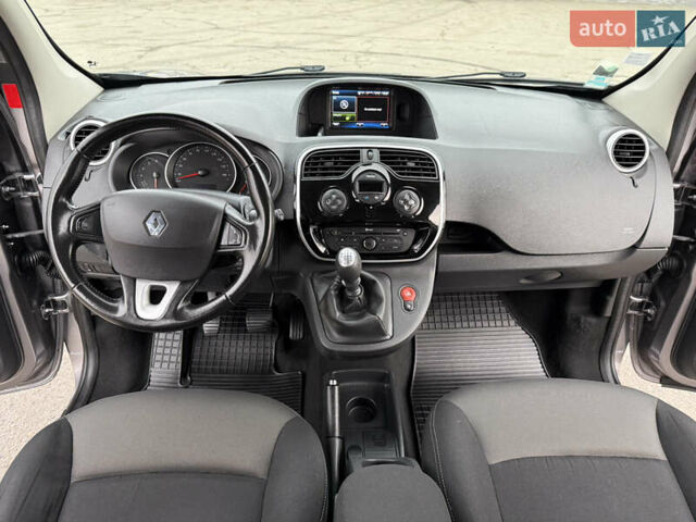 Серый Рено Кенгу, объемом двигателя 1.5 л и пробегом 170 тыс. км за 13999 $, фото 3 на Automoto.ua
