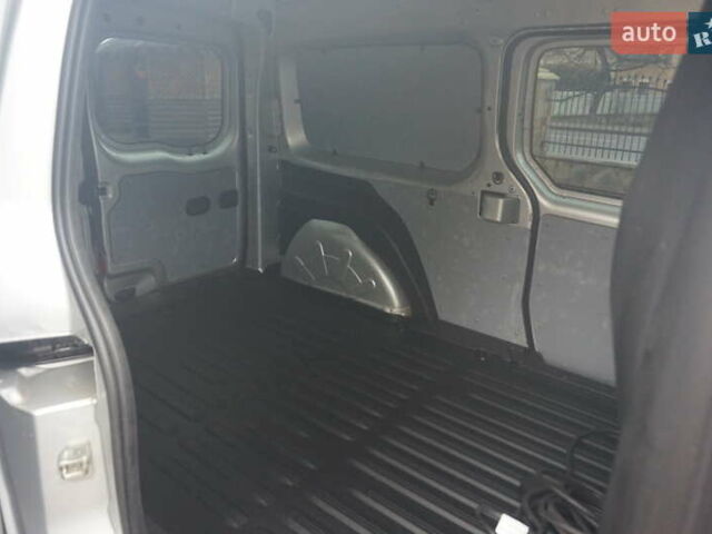 Сірий Рено Кєнгу, об'ємом двигуна 0 л та пробігом 79 тис. км за 11111 $, фото 46 на Automoto.ua