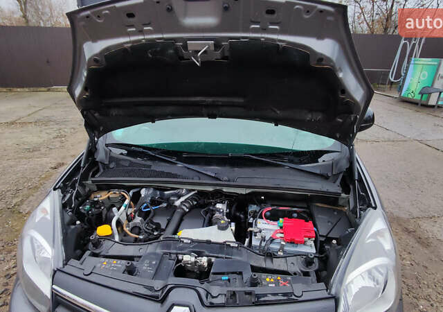 Сірий Рено Кєнгу, об'ємом двигуна 1.5 л та пробігом 111 тис. км за 15000 $, фото 33 на Automoto.ua