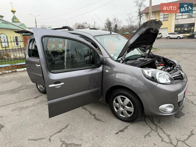 Серый Рено Кенгу, объемом двигателя 1.5 л и пробегом 170 тыс. км за 13999 $, фото 98 на Automoto.ua