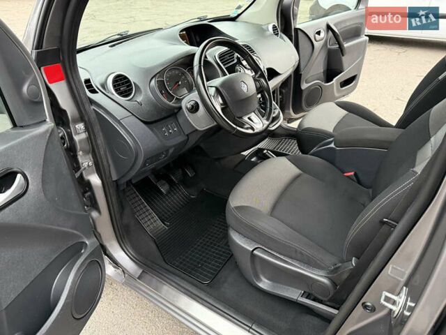 Серый Рено Кенгу, объемом двигателя 1.5 л и пробегом 170 тыс. км за 13999 $, фото 64 на Automoto.ua