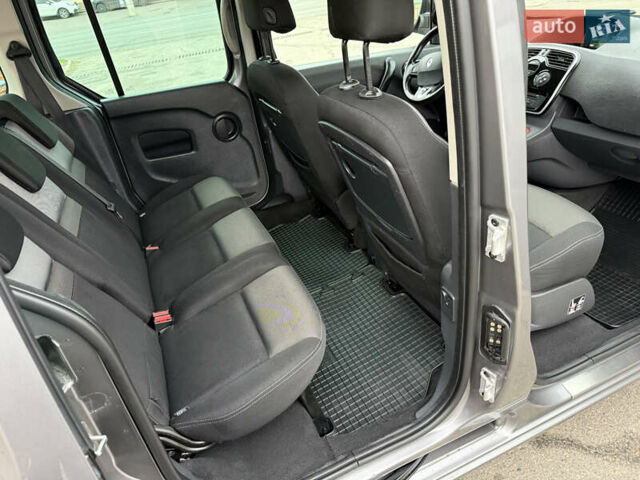 Серый Рено Кенгу, объемом двигателя 1.5 л и пробегом 170 тыс. км за 13999 $, фото 42 на Automoto.ua