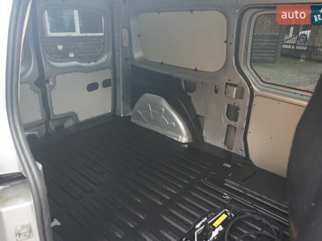 Рено Кєнгу 2018 у Самборе на Automoto.ua Сірий Рено Кєнгу, об'ємом двигуна 0 л та пробігом 72 тис. км за 11000 $, фото 49 на Automoto.ua