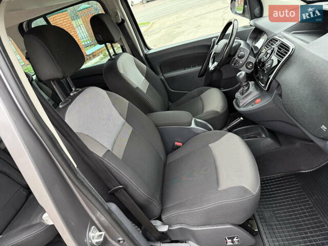 Серый Рено Кенгу, объемом двигателя 1.5 л и пробегом 170 тыс. км за 13999 $, фото 37 на Automoto.ua