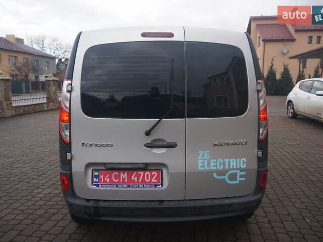 Сірий Рено Кєнгу, об'ємом двигуна 0 л та пробігом 79 тис. км за 11111 $, фото 19 на Automoto.ua