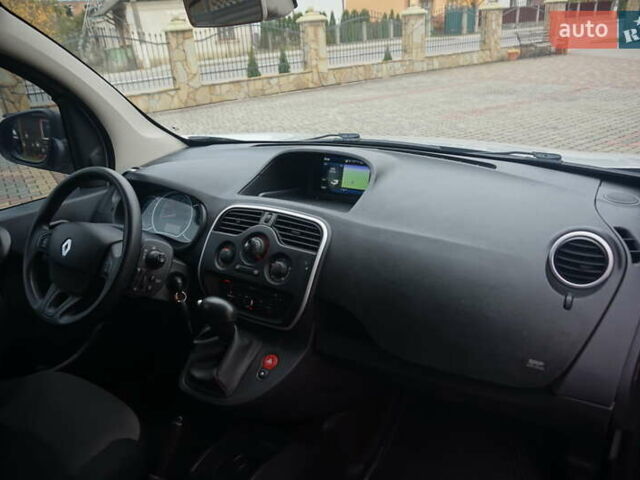 Рено Кєнгу 2018 у Самборе на Automoto.ua Сірий Рено Кєнгу, об'ємом двигуна 0 л та пробігом 72 тис. км за 11000 $, фото 44 на Automoto.ua