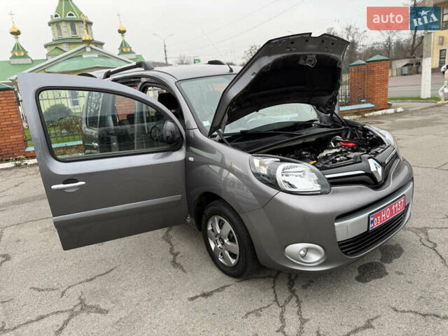 Серый Рено Кенгу, объемом двигателя 1.5 л и пробегом 170 тыс. км за 13999 $, фото 97 на Automoto.ua