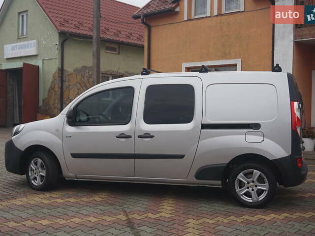 Рено Кєнгу 2018 у Самборе на Automoto.ua Сірий Рено Кєнгу, об'ємом двигуна 0 л та пробігом 72 тис. км за 11000 $, фото 14 на Automoto.ua