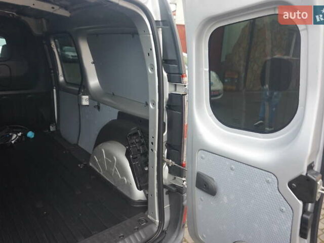 Сірий Рено Кєнгу, об'ємом двигуна 0 л та пробігом 79 тис. км за 11111 $, фото 49 на Automoto.ua