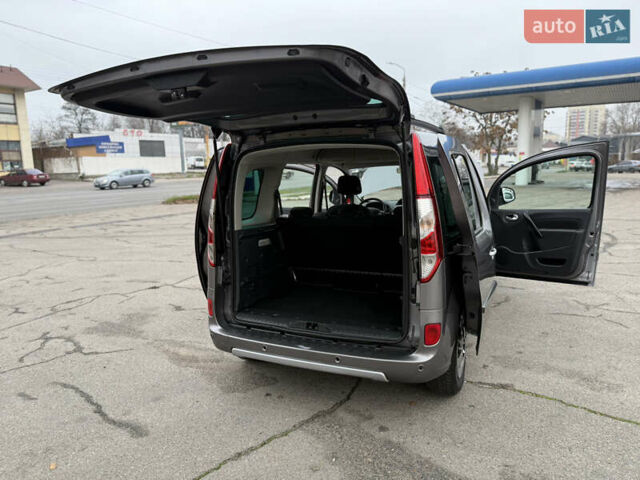 Серый Рено Кенгу, объемом двигателя 1.5 л и пробегом 170 тыс. км за 13999 $, фото 103 на Automoto.ua