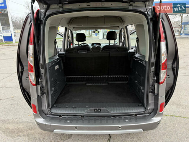 Серый Рено Кенгу, объемом двигателя 1.5 л и пробегом 170 тыс. км за 13999 $, фото 75 на Automoto.ua