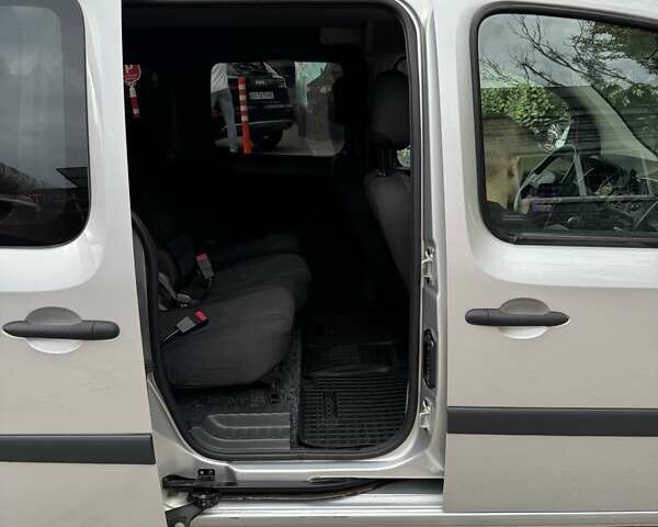 Рено Кенгу 2018 в Киеве на Automoto.ua Серый Рено Кенгу, объемом двигателя 1.5 л и пробегом 87 тыс. км за 14900 $, фото 12 на Automoto.ua