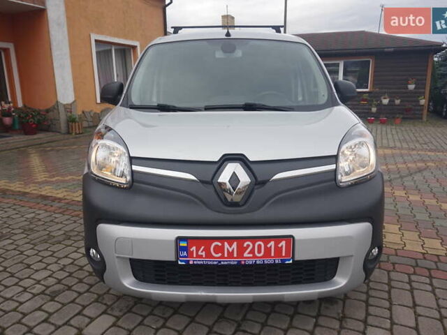 Рено Кєнгу 2018 у Самборе на Automoto.ua Сірий Рено Кєнгу, об'ємом двигуна 0 л та пробігом 72 тис. км за 11000 $, фото 17 на Automoto.ua
